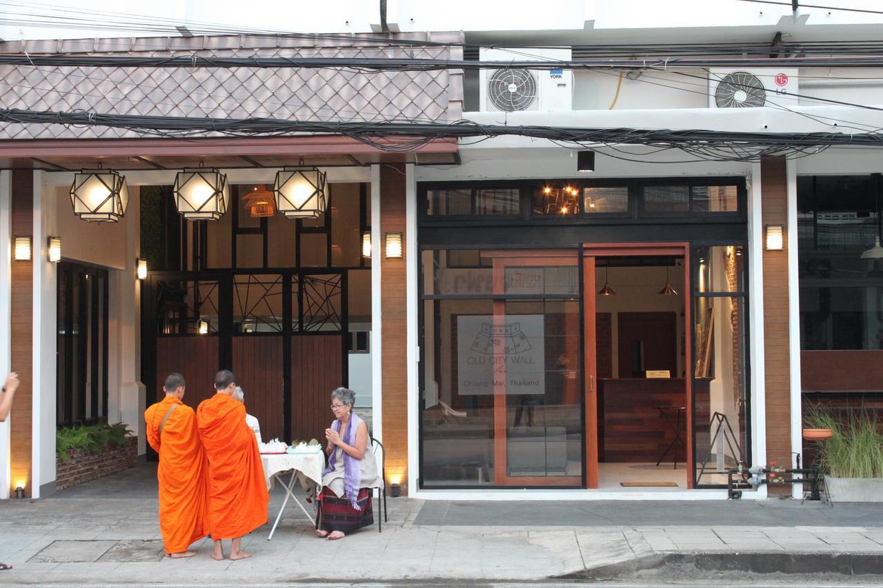 The Old City Wall Inn Chiang Mai Extérieur photo